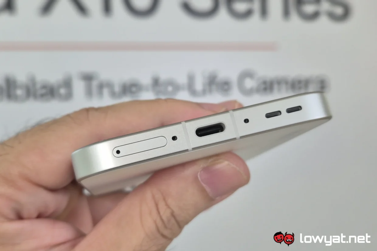 OPPO Find X10 Pro Max Hands On: Maxed Out Cameras 10 OPPO Find X10 Pro Max USB
