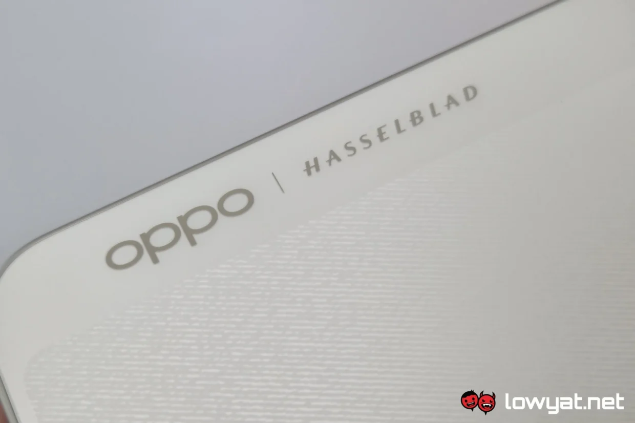 OPPO Find X10 Pro Max Hands On: Maxed Out Cameras 8 OPPO Find X10 Pro Max white branding