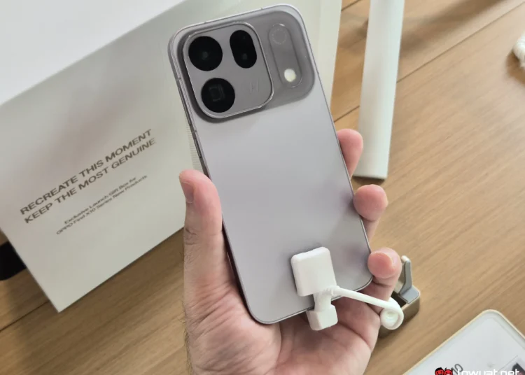 OPPO Find X10 back