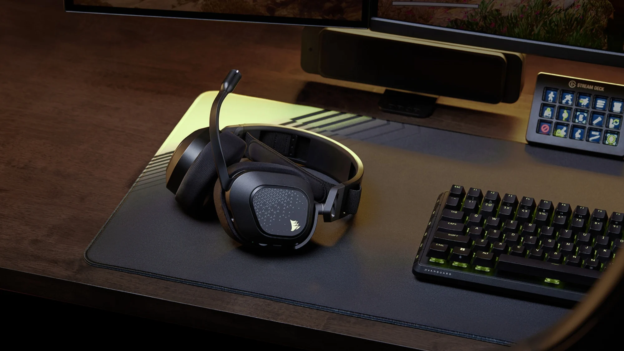 Corsair Launches HS80 v2 MAX Wireless Gaming Headset; Arriving By Mid-November 2 corsair hs80 v2 max launch