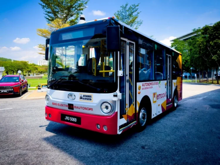 Putrajaya Autonomous EV Bus Service Officially Begins With RM1 Fare 1 eMooVit autonomous EV bus