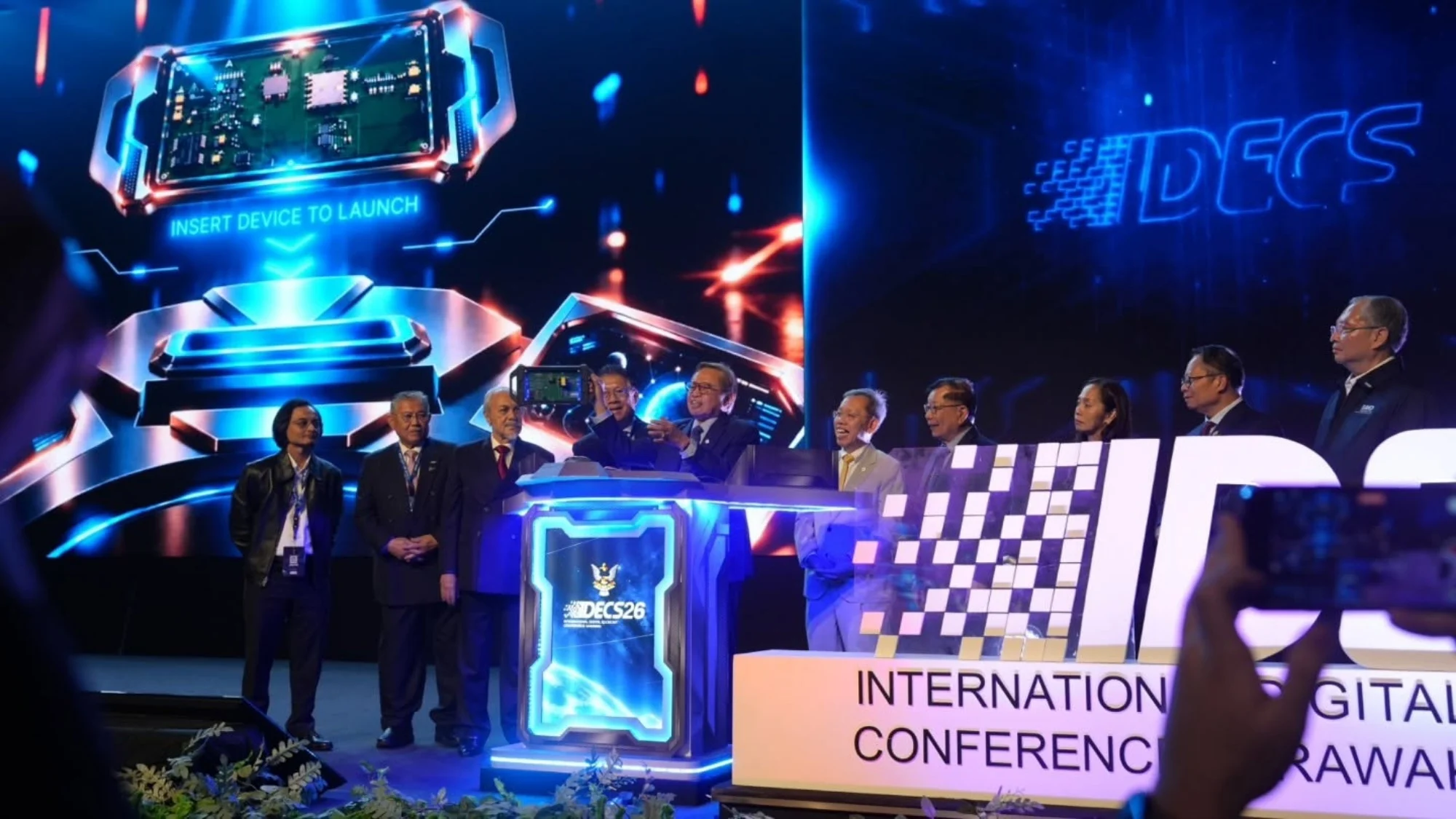 Sarawak Officially Unveils Its First Locally Designed GaN Power Semiconductor Chip 3 Sarawak keteq.GaN chip
