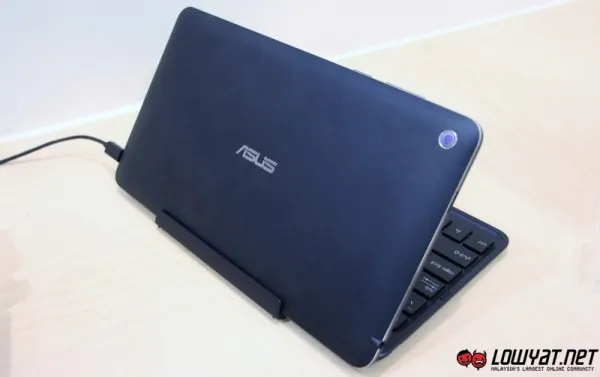 ASUS Transformer Book T90 Chi Hands On MWC15 26