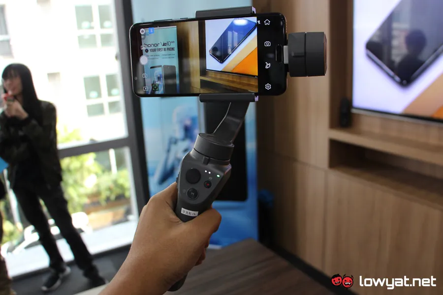 DJI Osmo Mobile 2 with Honor View10